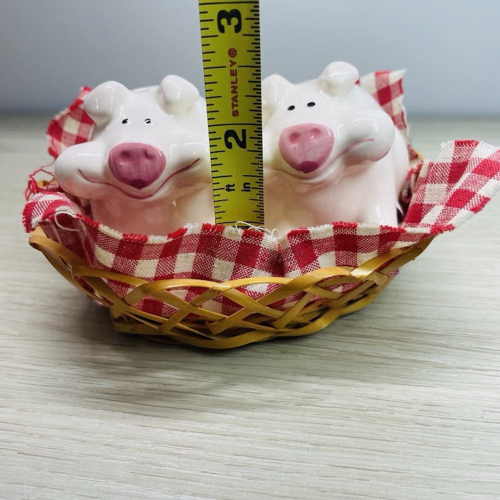 Vintage Ceramic 2 Pig Figurine Salt & Pepper Shakers With Basket Ron Gordon - Picture 8 of 8